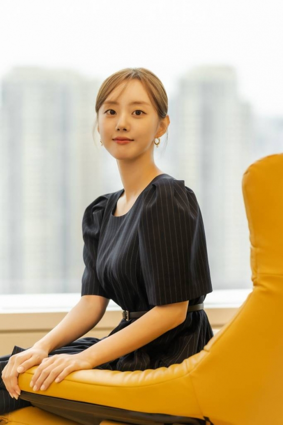 배우 박세완이 22일 오전 서울 종로구 삼청동의 한 카페에서 진행된 영화 &#039;인생은 아름다워&#039; 개봉 관련 인터뷰를 위해 포즈를 취하고 있다.  인생은 아름다워&#039;는 자신의 생일선물로 첫사랑을 찾아 달라는 황당한 요구를 한 아내 세연(염정아 역)과 마지못해 그녀와 함께 전국 곳곳을 누비며 과거로의 여행을 떠나게 된 남편 진봉(류승룡 역)이 흥겨운 리듬과 멜로디로 우리의 인생을 노래하는 국내 최초의 주크박스 뮤지컬 영화다. 오는 28일 개봉. / 사진제공 = 롯데엔터테인먼트 /사진=김창현 기자 chmt@