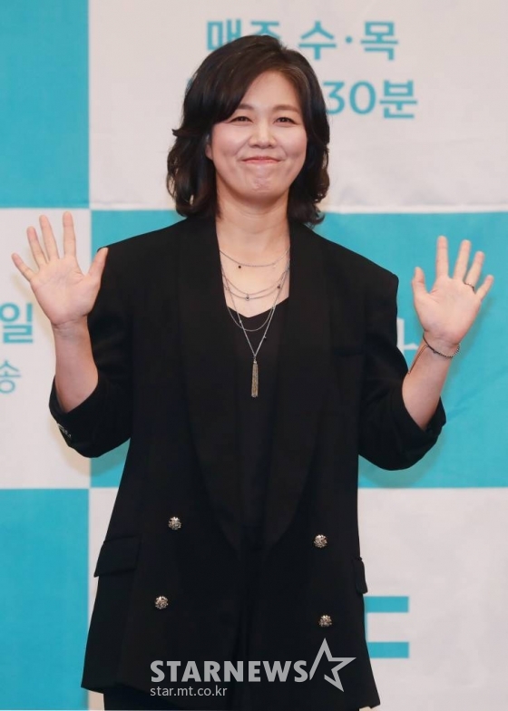배우 김정영이 22일 오후 서울 마포구 상암동 MBC 사옥에서 진행된 수목드라마 '십시일반' 제작발표회에서 질문에 답하고 있다. /사진=이동훈 기자 photoguy@