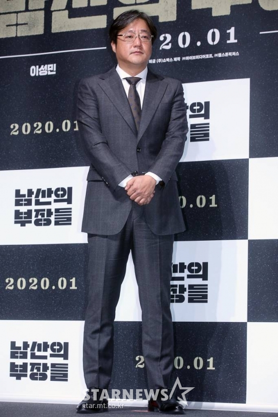 배우 곽도원이 12일 오전 서울 강남구 압구정 CGV에서 열린 영화 &#039;남산의 부장들&#039; 제작보고회에 참석해 포즈를 취하고 있다. /사진=강민석 기자 msphoto94@