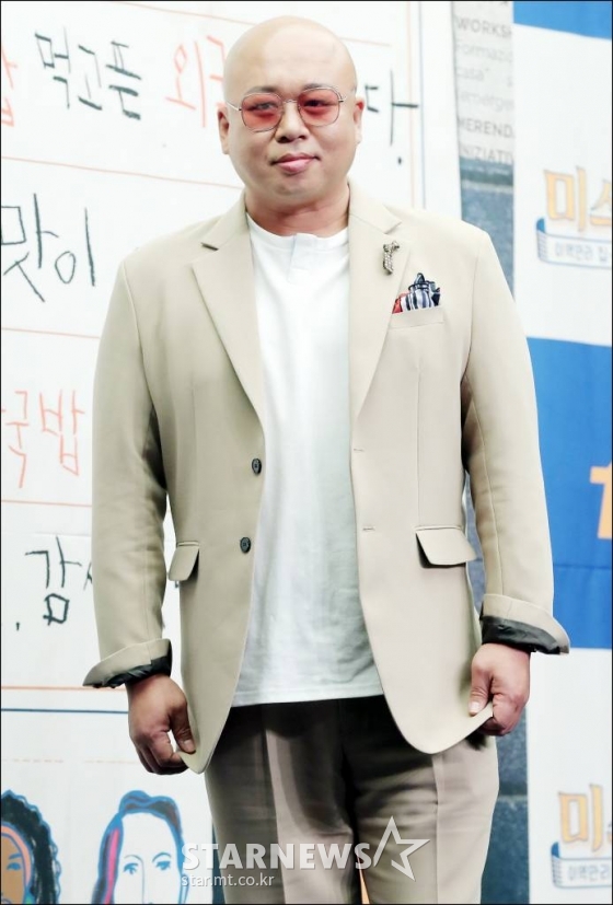  작곡가 돈스파이크가 19일 오후 서울 마포구 상암동 스탠포드 서울에서 열린 tvN 예능 &#039;미쓰코리아&#039; 제작발표회에 참석해 포즈를 취하고 있다.  &#039;미쓰코리아&#039;는 추억의 맛을 찾아주고 하룻밤 얻어 자는 &#039;글로벌 쿡스테이(Cook stay)&#039;를 선보이는 예능 프로그램이다. 오는 24일 첫 방송. /사진=김창현 기자 chmt@