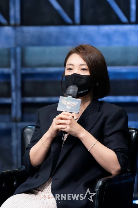 최효진 CP가 1일 오전 온라인 생중계로 진행된 엠넷 &#039;쇼미더머니10&#039; 제작발표회에 참석해 질문에 답하고 있다. 올해로 10주년을 맞은 쇼미더머니는 한국 힙합씬의 마스터피스를 완성할 새로운 주인공을 찾는 힙합 서바이벌 프로그램이다. /사진제공=엠넷 2021.10.01 /사진=이동훈 기자 photoguy@