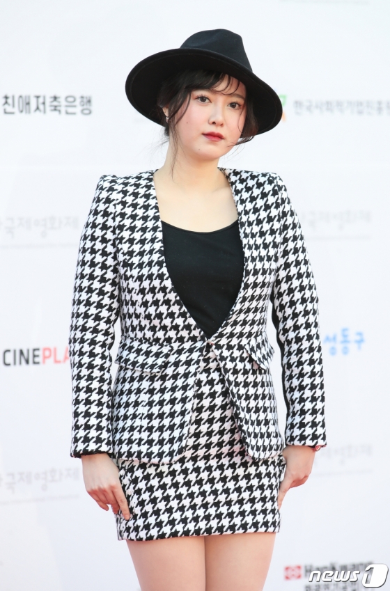 (서울=뉴스1) 권현진 기자 = 배우 겸 감독 구혜선이 30일 서울 성동구 소월아트홀에서 열린 제27회 &#039;춘사국제영화제&#039; 레드 카펫 행사에서 포즈를 취하고 있다. 2022.9.30/뉴스1  Copyright (C) 뉴스1. All rights reserved. 무단 전재 및 재배포 금지.