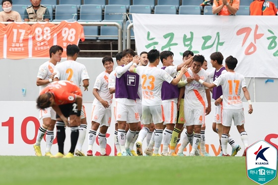 강원FC 선수들. /사진=한국프로축구연맹 제공