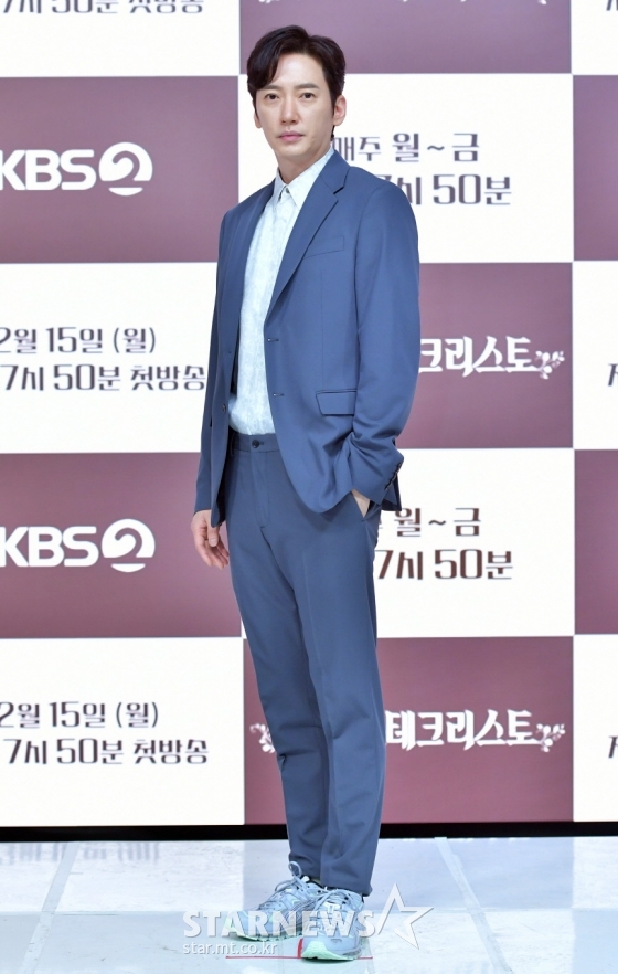 배우 이상보가 15일 오전 온라인으로 진행된 KBS2 일일드라마 &#039;미스 몬테크리스토&#039; 제작발표회에 참석해 포즈를 취하고 있다.&#039;미스 몬테크리스토&#039;는 믿었던 친구들에게 내몰렸던 한 여인이 복수를 다짐하고 돌아와 송두리째 빼앗긴 인생을 되찾는 드라마다. / 사진제공 = KBS /사진=김창현 기자 chmt@