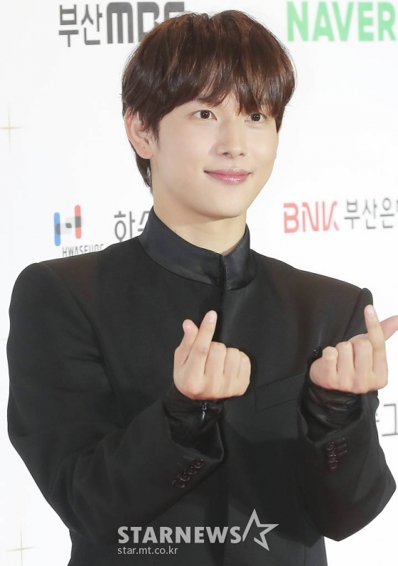 배우 임시완이 6일 오후 부산 해운대구 시그니엘에서 열린 &#039;2022 부일영화상&#039; 레드카펫 행사에 참석해 포즈를 취하고 있다. 2022.10.06 /사진=김창현 기자 chmt@