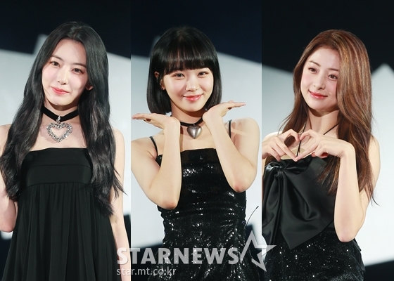 그룹 르세라핌의 사쿠라(맨 왼쪽부터 오른쪽으로), 김채원, 허윤진./사진=이동훈 기자 photoguy@
