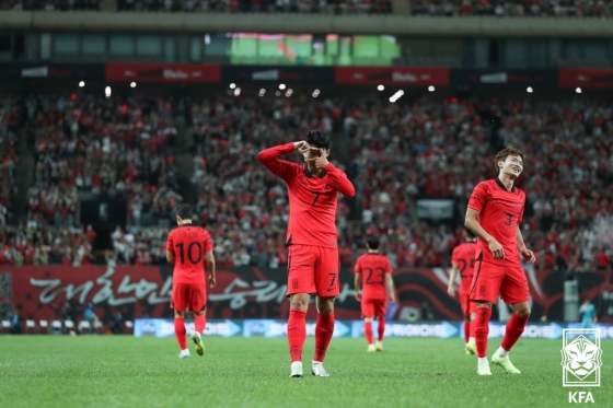 손흥민(가운데). /사진=대한축구협회 제공