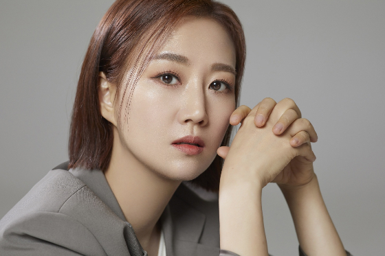 가수 장윤정이 이태원 참사로 예정된 공연을 취소했다./사진=초록뱀이앤엠