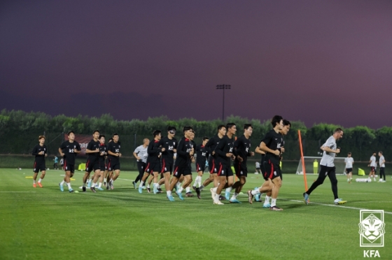 카타르 도하 알 에글라 훈련장에서 단체 러닝 중인 대한민국 축구대표팀 선수들. /사진=대한축구협회