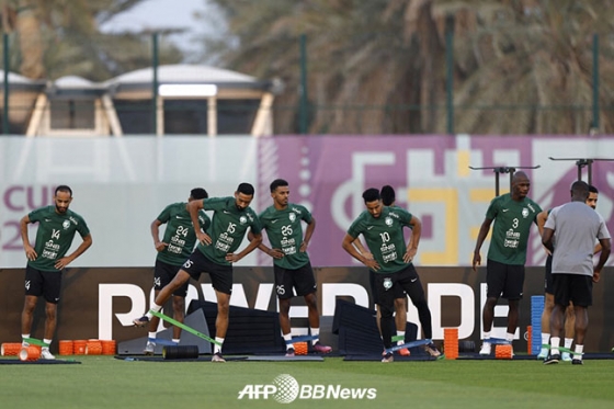 아르헨티나전 대비 훈련 중인 사우디아라비아 선수들. /AFPBBNews=뉴스1