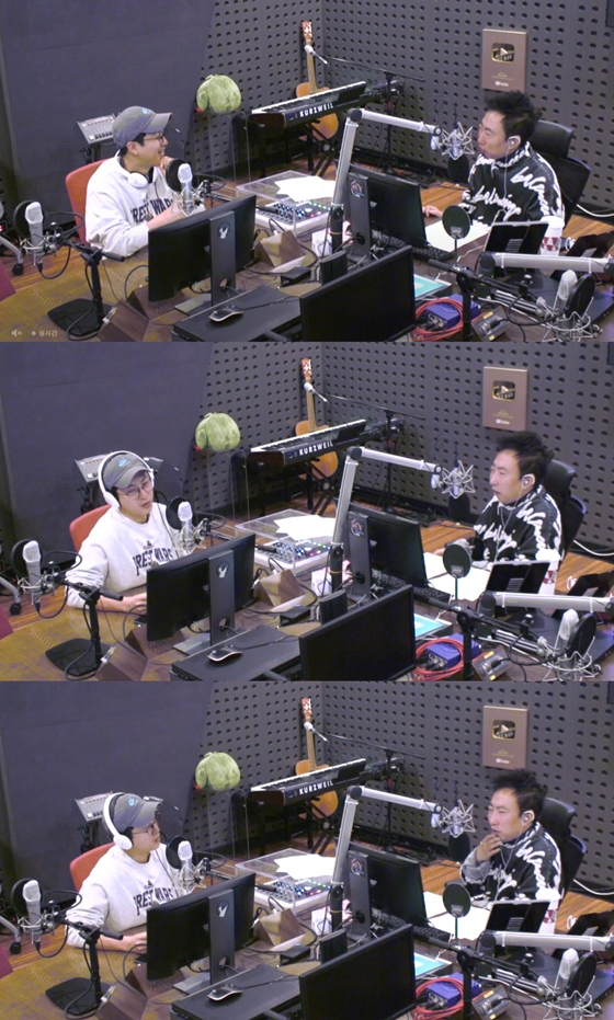 KBS 라디오 쿨FM '박명수의 라디오쇼'의 박명수(사진 오른쪽)./사진=KBS 라디오 쿨FM '박명수의 라디오쇼' 보이는 라디오 영상 캡처