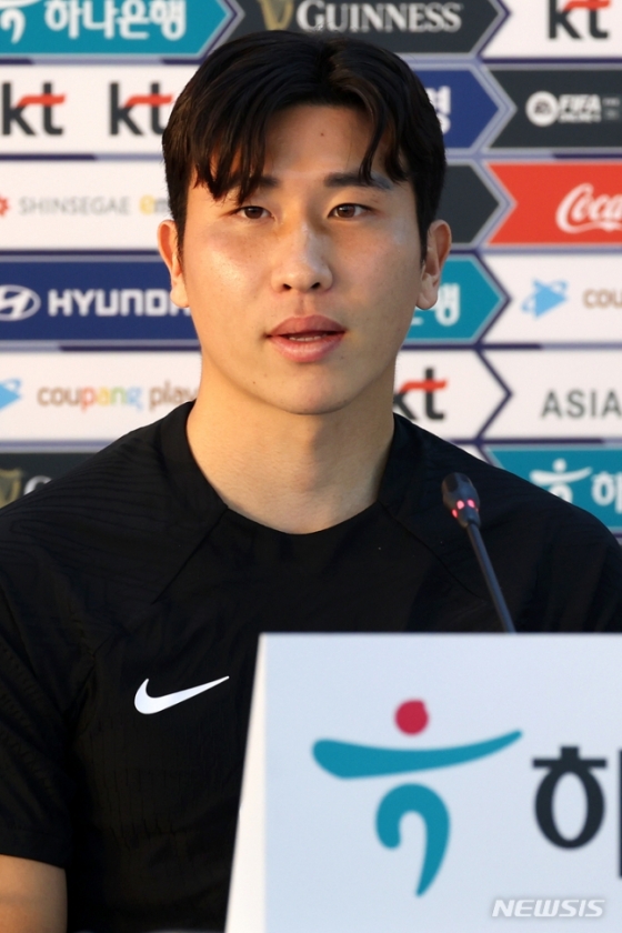 대한민국 축구대표팀 윤종규가 26일(현지시간) 오후 카타르 도하 알 에글라 트레이닝센터에서 인터뷰를 진행하고 있다. /사진=뉴시스