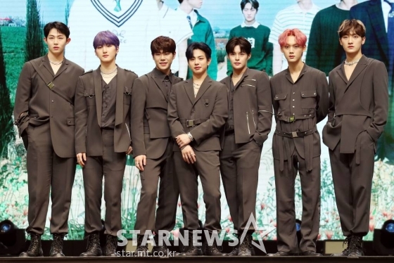 그룹 싸이퍼(Ciipher) 현빈, 탄, 휘, 케이타, 태그, 도환, 원이 11일 오후 서울 중구 장충동2가 크레스트72에서 미니 3집 &#039;THE CODE&#039; 발매 기념 미디어 쇼케이스를 열고 . 2022.05.11 /사진=임성균 기자 tjdrbs23@