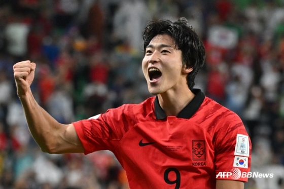 조규성이 28일(한국시간) 카타르 알라이얀 에듀케이션 시티 스타디움에서 열린 2022 FIFA 카타르 월드컵 조별리그 H조 2차전에서 골을 넣은 후 기뻐하고 있다. /AFPBBNews=뉴스1