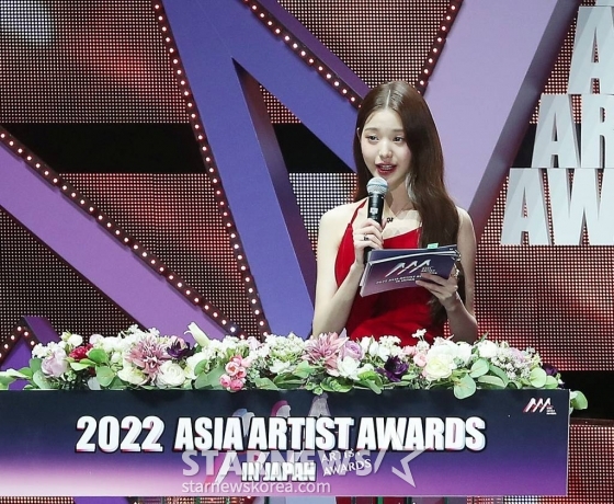 아이브 장원영이 13일 오후 일본 나고야 니혼가이시홀에서 열린 스타뉴스-미디어보이 주최 '2022 Asia Artist Awards IN JAPAN'(2022 아시아 아티스트 어워즈, 이하 2022 AAA)에서 진행을 하고 있다. 스타뉴스와 미디어보이가 주최하고 Asia Artist Awards 조직위원회와 더스타파트너, 컬쳐 엔터테인먼트가 공동 주관하는 글로벌 NO.1 시상식 '2022 AAA'에는 올 한 해 동안 국내외에서 많은 사랑을 받은 가수, 배우들이 참석해 눈을 뗄 수 없는 화려한 글로벌 축제의 장을 펼친다. 2022.12.13 /사진=김창현 기자 chmt@