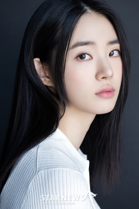 영화 &#039;마녀2&#039;의 배우 신시아가 13일 오전 진행된 인터뷰를 위해 포즈를 취하고 있다. /사진제공=앤드마크 2022.06.13 /사진=이동훈 기자 photoguy@