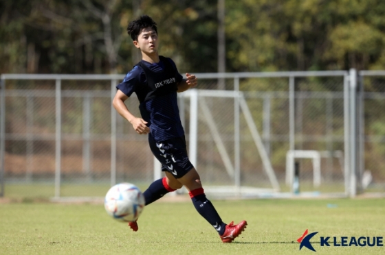 포항스틸러스를 떠나 수원FC로 이적한 뒤 새 시즌을 준비 중인 이광혁. /사진=한국프로축구연맹