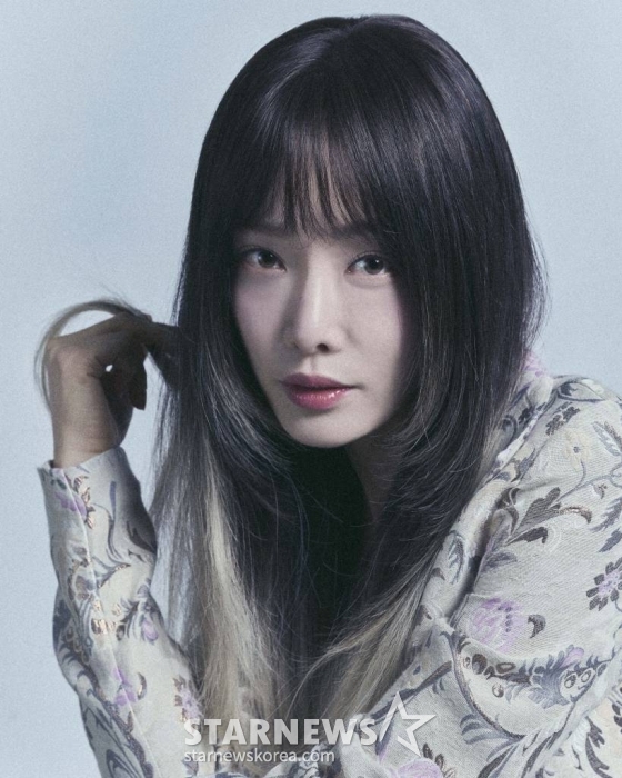 넷플릭스 오리지널 드라마 &#039;더 글로리&#039;의 배우 김히어라가 14일 오후 진행된 인터뷰를 위해 포즈를 취하고 있다. /사진제공=넷플릭스 2023.03.14 /사진=이동훈 기자 photoguy@