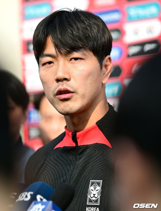 한국축구대표팀 수비수 김영권이 20일 파주 국가대표트레이닝센터(NFC)에서 취재진과 인터뷰를 갖고 있다. /사진=OSEN