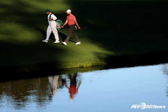 푸른 빛을 띠는 오거스타 내셔널 골프 클럽의 연못.  /AFPBBNews=뉴스1