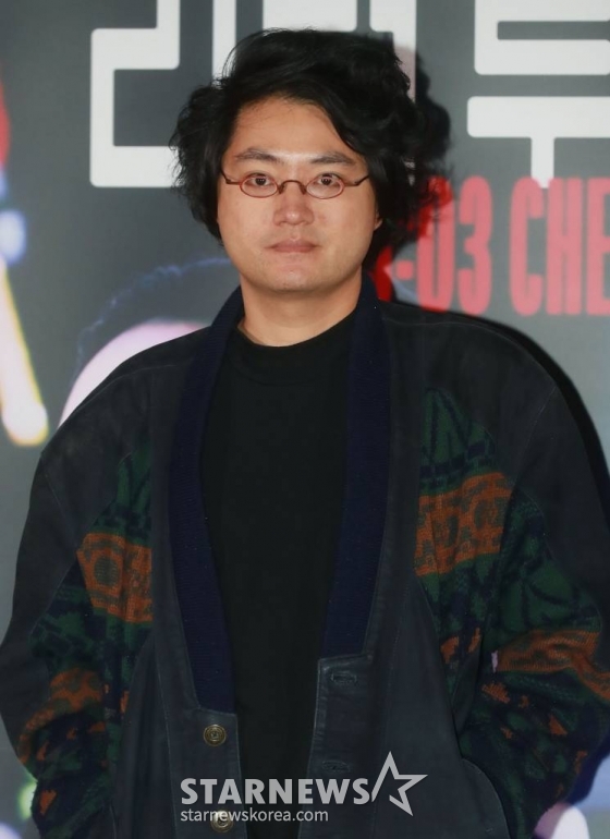 데이비 추 감독이 24일 오전 서울 CGV용산아이파크몰에서 진행된 영화 '리턴 투 서울'(감독 데이비 추) 언론시사회에 참석해 포즈를 취하고 있다.  우연히 자신이 태어난 서울로 리턴한 25세 프레디, 어쩌다 한국 부모를 찾으면서 시작된 어쩌면 운명적인 여정을 그린 '리턴 투 서울'은 5월3일 개봉한다./2023.04.24 /사진=이동훈 기자 photoguy@