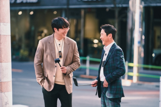 가수 성시경, 방송인 신동엽 /사진=넷플릭스