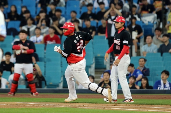 말하는대로' Kia 타선... 황대인·박찬호·김선빈 맹타-소크라테스 쾅! 삼성에 '우세 3연전' 확정 [대구 현장리뷰] - 스타뉴스