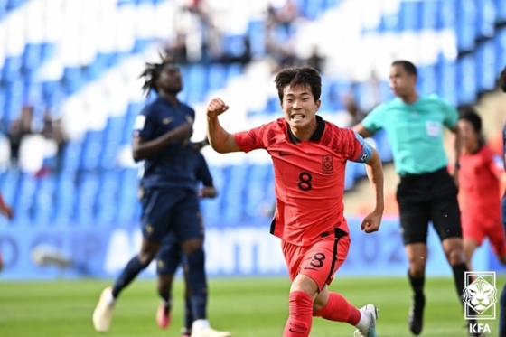 선제골을 넣고 기뻐하는 이승원. /사진=대한축구협회