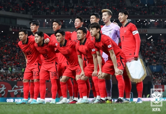 지난 3월 28일 서울월드컵경기장에서 펼쳐진 우루과이와 평가전 당시 베스트11. (왼쪽 상단부터 시계 방향으로) 김영권, 정우영, 황의조, 김민재, 조현우, 손흥민, 이재성, 이기제, 황인범, 이강인, 김태환. /사진=대한축구협회 제공