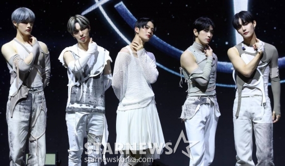 보이 그룹 CIX(씨아이엑스, BX 승훈 배진영 용희 현석)가 29일 오후 서울 마포구 연세대학교 100주년 기념관에서 진행된 여섯 번째 EP &#039;&#039;OK&#039; Episode 2 : I&#039;m OK&#039;(오케이 에피소드 2 : 아임 오케이) 발매 기념 쇼케이스에 참석해 포즈를 취하고 있다. 2023.05.29 /사진=김창현 기자 chmt@