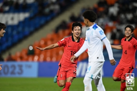 박승호(왼쪽). /사진=대한축구협회