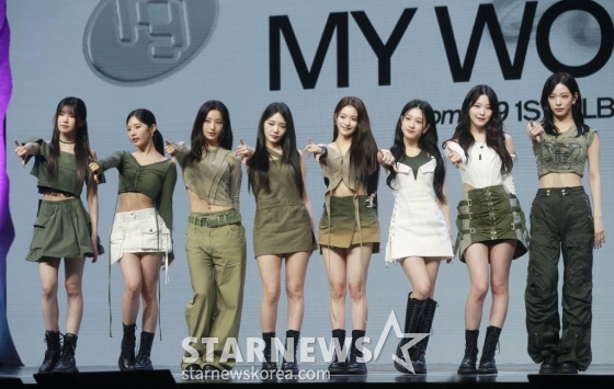 걸그룹 프로미스나인(fromis_9)이 5일 오후 서울 광진구 예스24라이브홀에서 진행된 정규 1집 &#039;언락 마이 월드&#039;(Unlock My World) 발매기념 쇼케이스에서 포즈를 취하고 있다.   &#039;언락 마이 월드&#039;(Unlock My World)는 남들이 보는 시선과 이상향에 나를 끼워 맞추는 것이 아닌, 꾸밈없이 솔직한 &#039;진짜 나의 모습&#039;으로 더 넓은 세상과 마주하겠다는 프로미스나인의 의지가 담긴 앨범이다. /2023.06.05 /사진=이동훈 기자 photoguy@