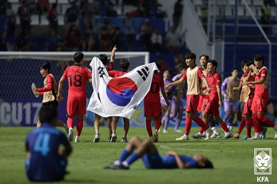 태국 경기에 승리한 한국 선수들. /사진=대한축구협회 제공