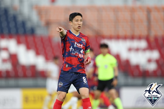 경기에 집중하는 이영재. /사진=한국프로축구연맹 제공
