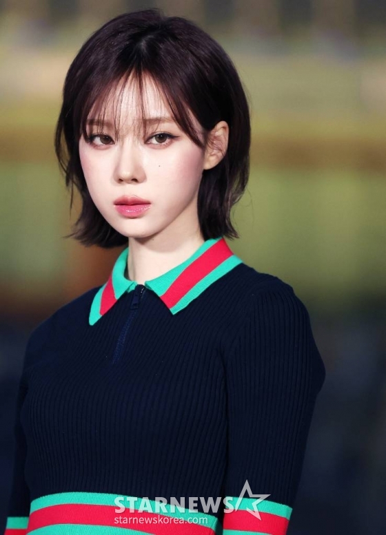 에스파 윈터가 16일 오후 서울 종로구 경복궁에서 진행된 &#039;구찌 2024 크루즈 패션쇼&#039;에 참석해 포즈를 취하고 있다. 2023.05.16 /사진=김창현 기자 chmt@