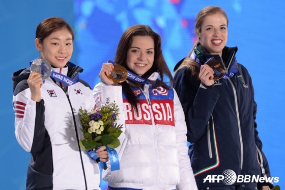 왼쪽부터 2014 소치 동계올림픽 당시 김연아(한국), 아델리나 소트니코바(러시아), 카롤리나 코스트너(이탈리아). /AFPBBNews=뉴스1