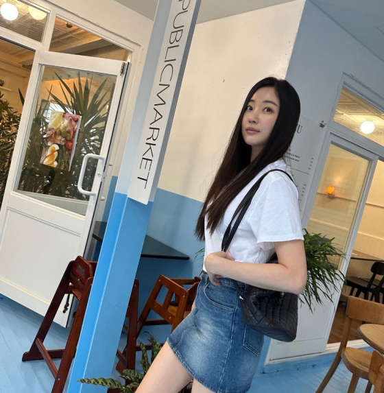 배우 김사랑 /사진=인스타그램