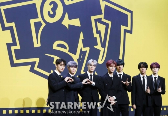 보이 그룹 NCT DREAM(엔시티 드림)이 17일 오후 서울 송파구 롯데호텔 월드에서 진행된 정규 3집 &#039;ISTJ&#039;(아이에스티제이) 발매 기념 기자간담회에 참석해 포즈를 취하고 있다.  이번 앨범명과 동명의 타이틀 곡 &#039;ISTJ&#039;는 하이브리드 힙합 댄스 곡으로 가사에는 MBTI의 정형화된 틀을 깨고, ISTJ인 상대를 해석하는 나만의 방법을 가졌다는 ENFP의 자신감에 찬 이야기를 담았으며 NCT DREAM만의 색깔로 해석한 MBTI는 어떤 매력일지 궁금증을 고조시킨다. 2023.07.17 /사진=김창현 기자 chmt@