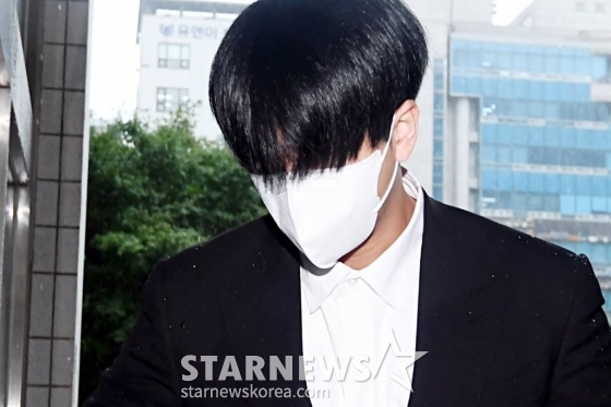 병역을 의도적으로 기피, 면탈한 혐의를 받고 있는 빅스 출신 라비(본명 김원식·30)가 10일 오후 서울 양천구 서울남부지방법원에서 열린 선고공판에 출석하고 있다. /사진=머니S 장동규 기자