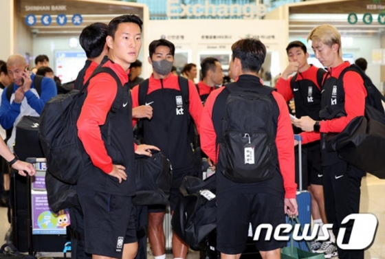 14일 인천국제공항을 통해 귀국한 대한민국 대표팀 선수단. /사진=뉴스1 제공