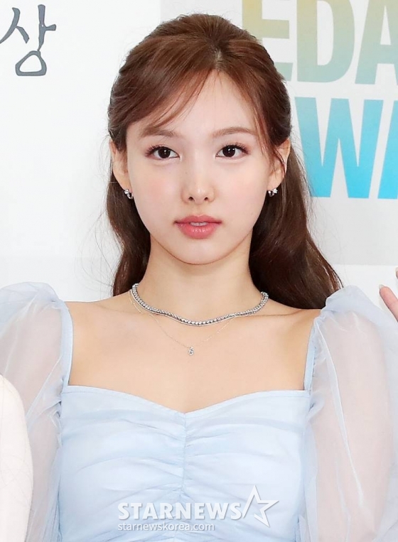 트와이스 나연이 19일 오후 서울 종로구 세종문화회관에서 진행된 &#039;제8회 이데일리 문화대상&#039;에 참석해 포즈를 취하고 있다. 2021.10.19 /사진=김창현 기자 chmt@