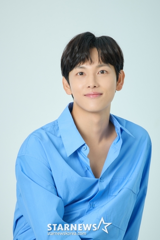 영화 &#039;1947 보스톤&#039;(감독 강제규)의 배우 임시완이 21일 진행된 라운드 인터뷰를 위해 포즈를 취하고 있다. /사진제공=롯데엔터테인먼트 2023.09.21 