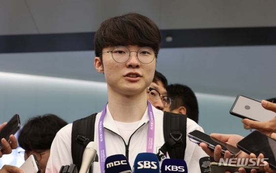 인터뷰하는 페이커. /사진=뉴시스 제공