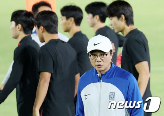 황선홍 감독이 이끄는 축구 대표팀이 30일 훈련을 펼치고 있다.  /사진=뉴스1