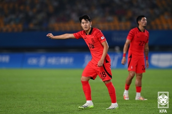 이강인(왼쪽). /사진=대한축구협회 제공