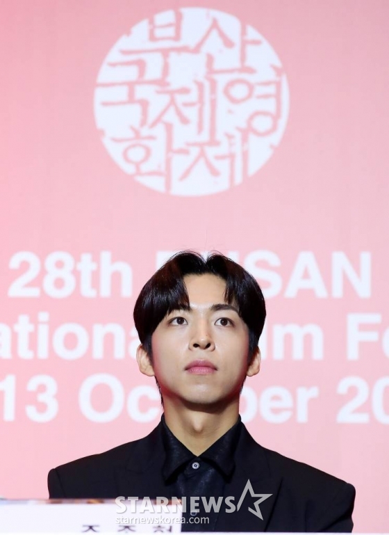 배우 주종혁이 4일 오후 부산 해운대구 영화의 전당 중극장에서 진행된 제28회 부산국제영화제(BIFF) 개막작 &#039;한국이 싫어서&#039; 기자회견에 참석해 취재진을 바라보고 있다.  제28회 부산국제영화제는 오는 4일 개막식을 시작으로 13일까지 열흘간 영화의전당 일대에서 개최된다. 2023.10.04 /사진=김창현