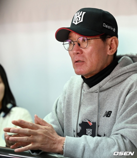 KT 이강철 감독.