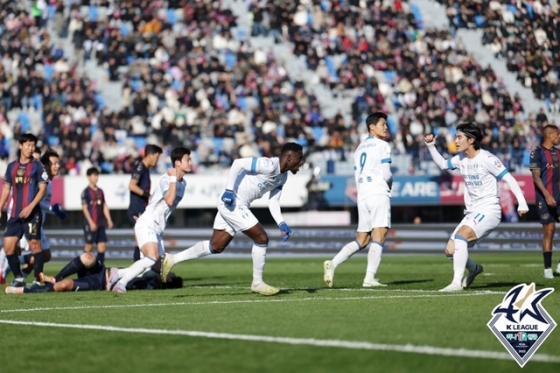 수원삼성 골 세리머니. /사진=한국프로축구연맹 제공