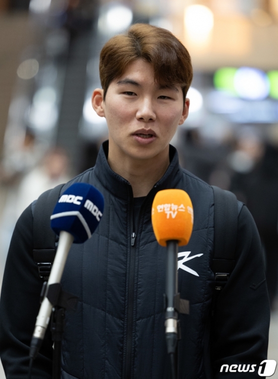 한국 야구대표팀 주장 김혜성이 14일 2023 APBC 대회 참가를 위해 김포공항 출국을 앞두고 기자회견에 나서고 있다. /사진=뉴스1