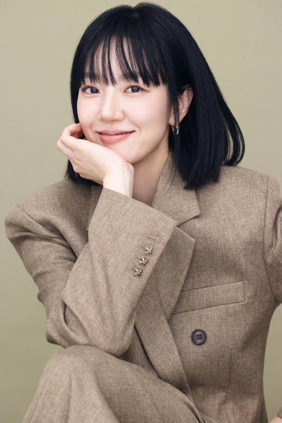 영화 &#039;싱글 인 서울&#039;의 배우 임수정이 17일 진행된 인터뷰를 위해 포즈를 취하고 있다. /사진제공=롯데엔터테인먼트 2023.11.17 /사진=이동훈